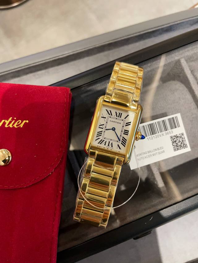 白 金 瑞机 配绒布袋 Factory 卡地亚 Cartier | 坦克系列则推出tank Must腕表 表盘由经典罗马刻度显示 搭配must 系列方尖蓝宝石把